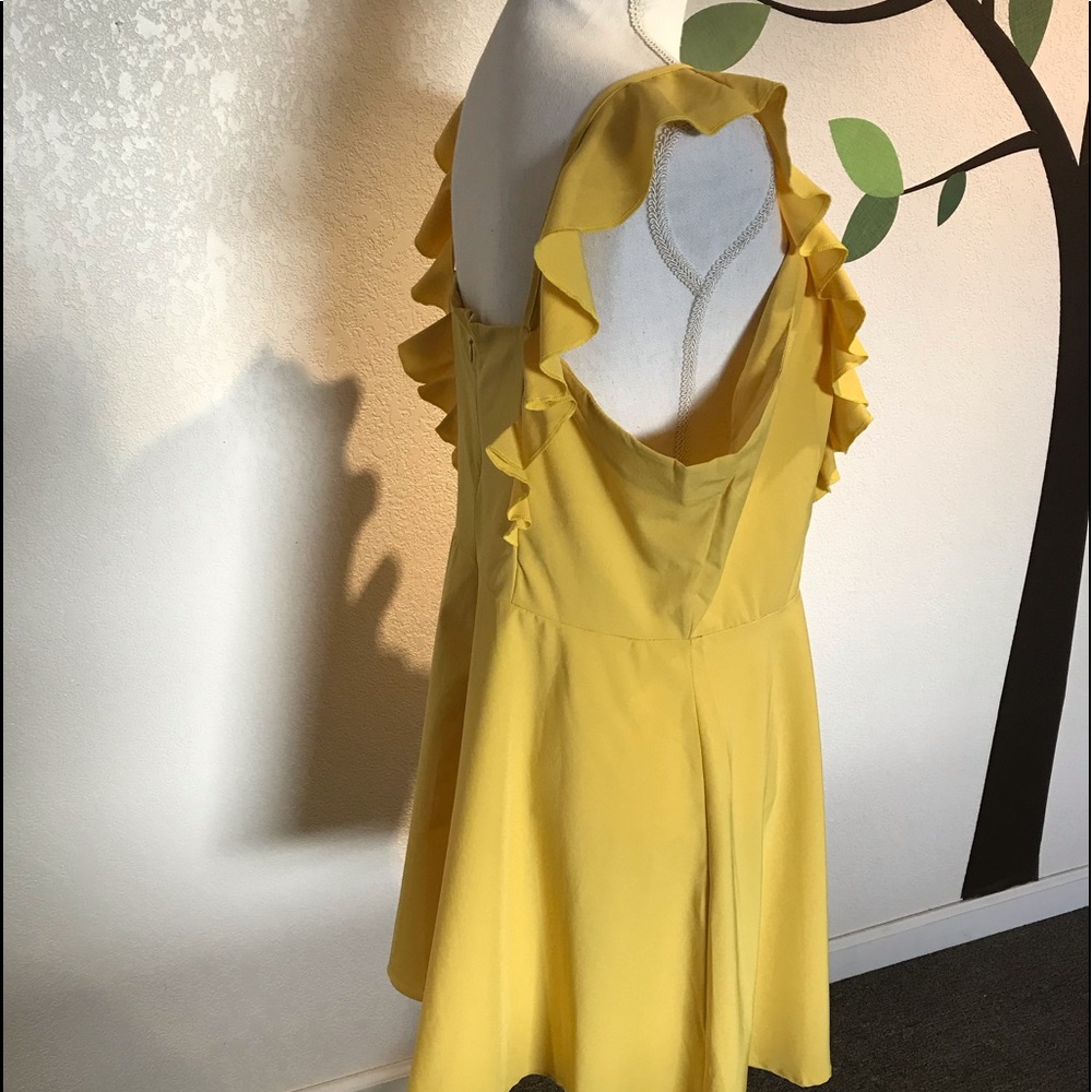 Yellow Dress - Picture 4 of 7
